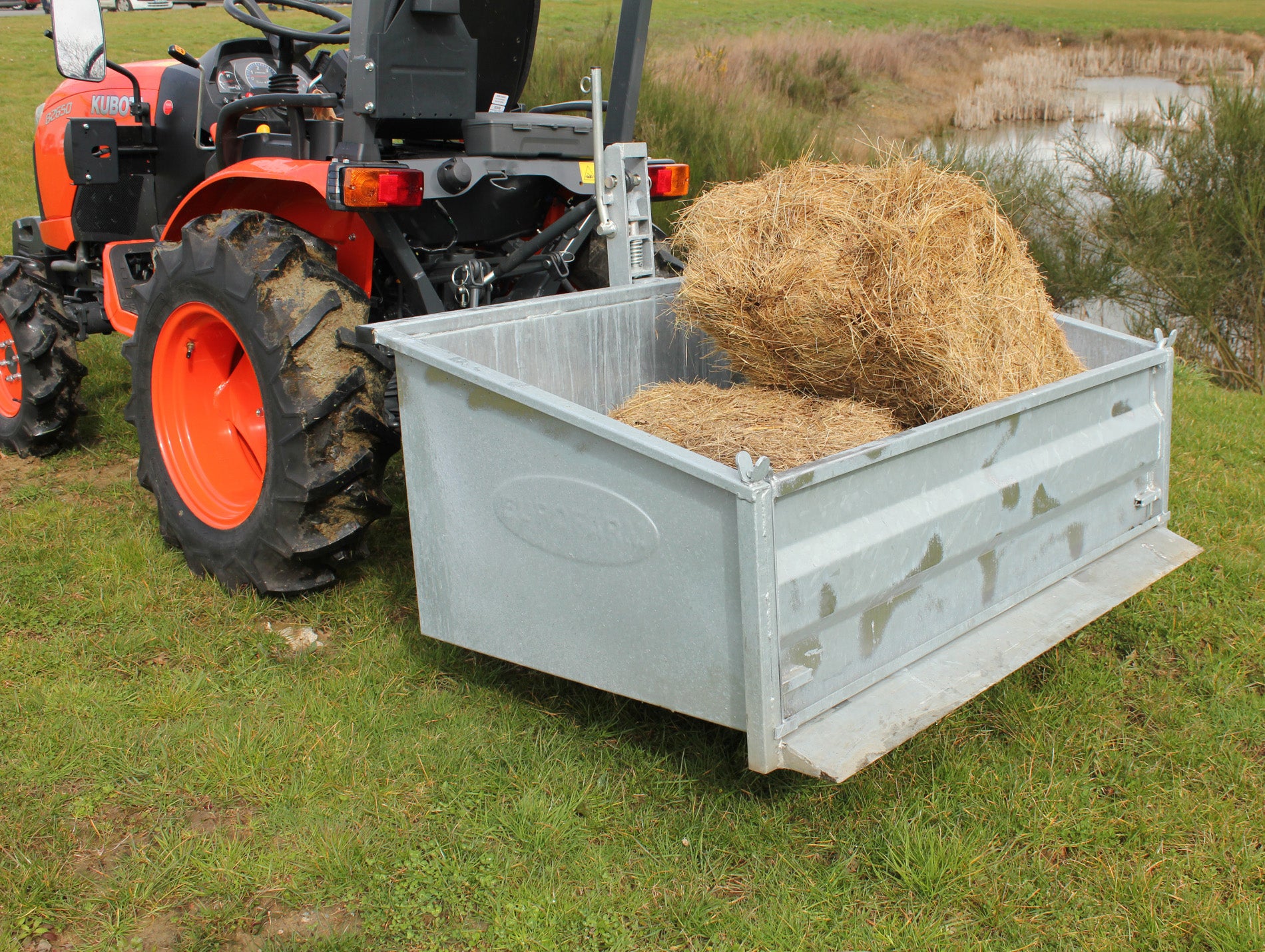 Benne 3 points EUROFARM basculement avant 1,00m galva